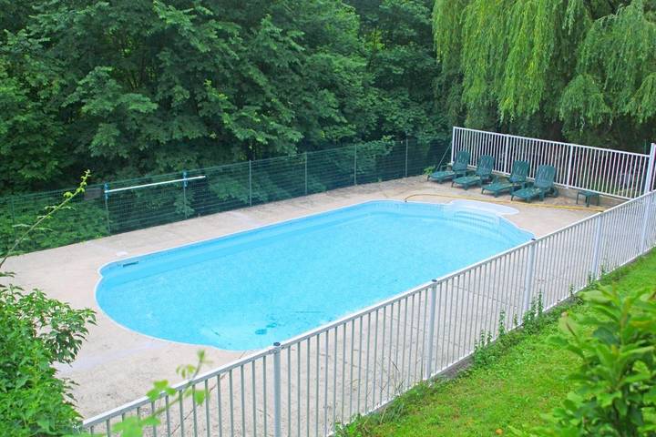 Gîte pour 3 personnes, avec jardin ainsi que piscine et vue, animaux acceptés à La Vernarède - 3