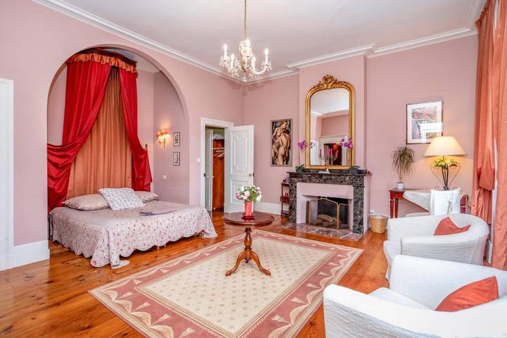 Location de vacances pour 4 personnes, avec jardin et piscine ainsi que terrasse et vue à Montaut (Ariège) - 4