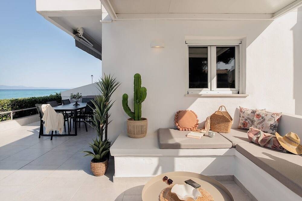 Ganze Wohnung, Long Island House - Beachfront in Chaniotis, Kassandra