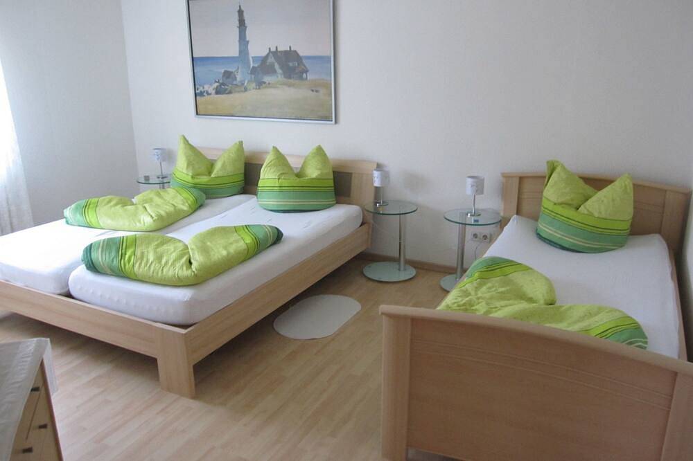 Ganze Wohnung, Ferienwohnung Schlossblick 68 m², 2 Schlafzimmer - Ferienwohnung Kunst in Europa-Park, Mahlberg