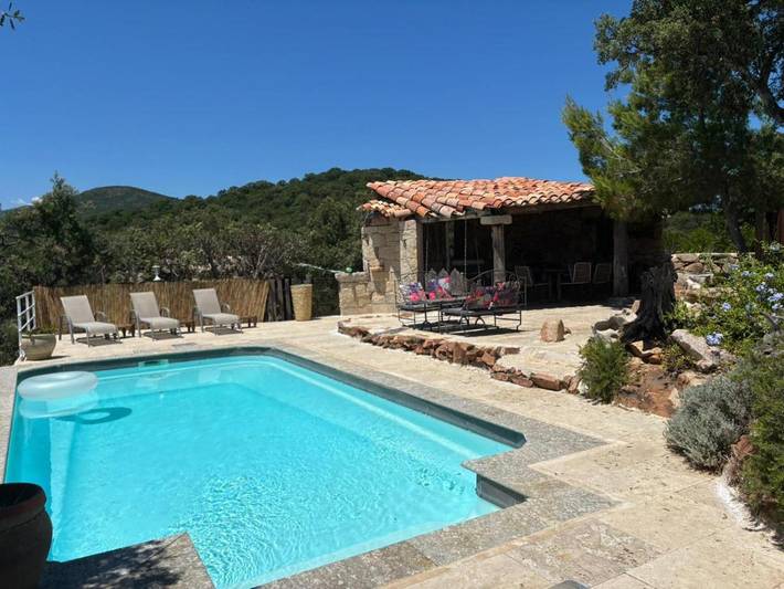 Location de vacances pour 6 personnes, avec vue ainsi que terrasse et piscine dans Plage de Fautea - 2
