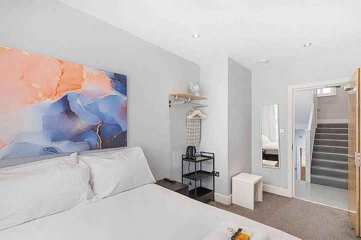 Bed and breakfast for 2 people in London