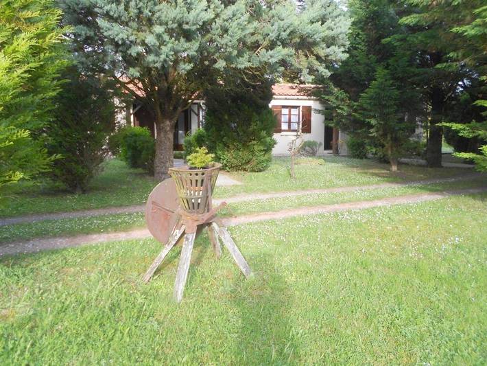 Chambre d’hôte pour 4 personnes, avec piscine et jardin ainsi que vue et terrasse, animaux acceptés à Mortagne-sur-Gironde - 4