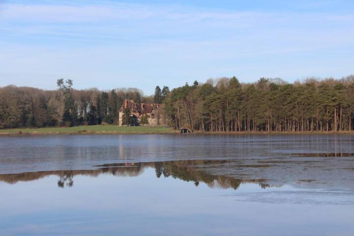 Maison de vacances pour 15 personnes, avec Jardin ainsi que Vue sur le lac et Vue à Montfort-sur-Meu