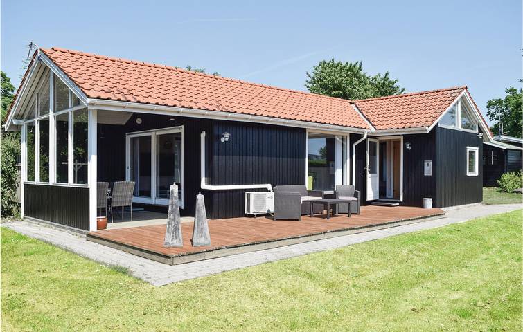 Ferienhaus für 8 Personen, mit Sauna und Terrasse sowie Garten und Whirlpool - 1