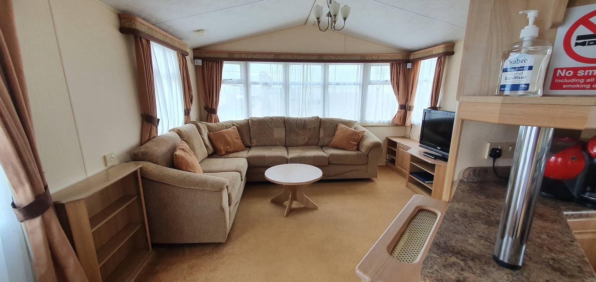 Caravan Sleeps 6 With Game Console in Chapel St. Leonards, Lincolnshire