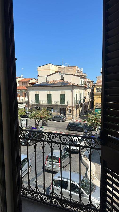 B&b per 2 persone, con panorama e balcone in Santo Stefano di Camastra