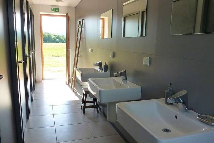 Gîte pour 4 personnes, avec jardin à Lugny - 3