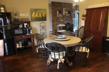 Log Cabin for 4 People in Blount County, Photo 3