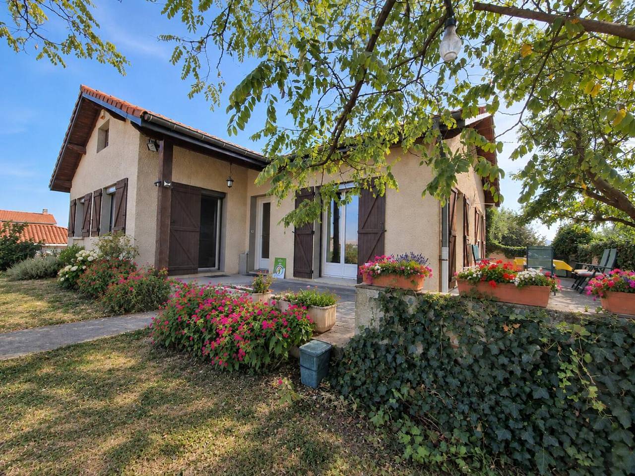 Casa cómoda, mascotas permitidas - 6 pers. in Saint-Cyprien (Loire), Montbrison