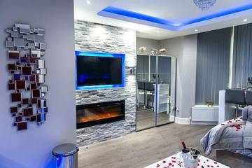 Glamping for 2 People in Bradford, West Yorkshire, Photo 1