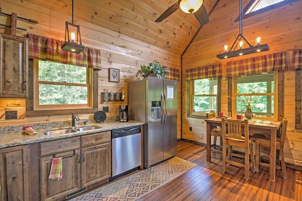 Gemütliche \"Fox Ridge Cabin\" auf 4 Morgen mit Whirlpool! in Qualla, Jackson County