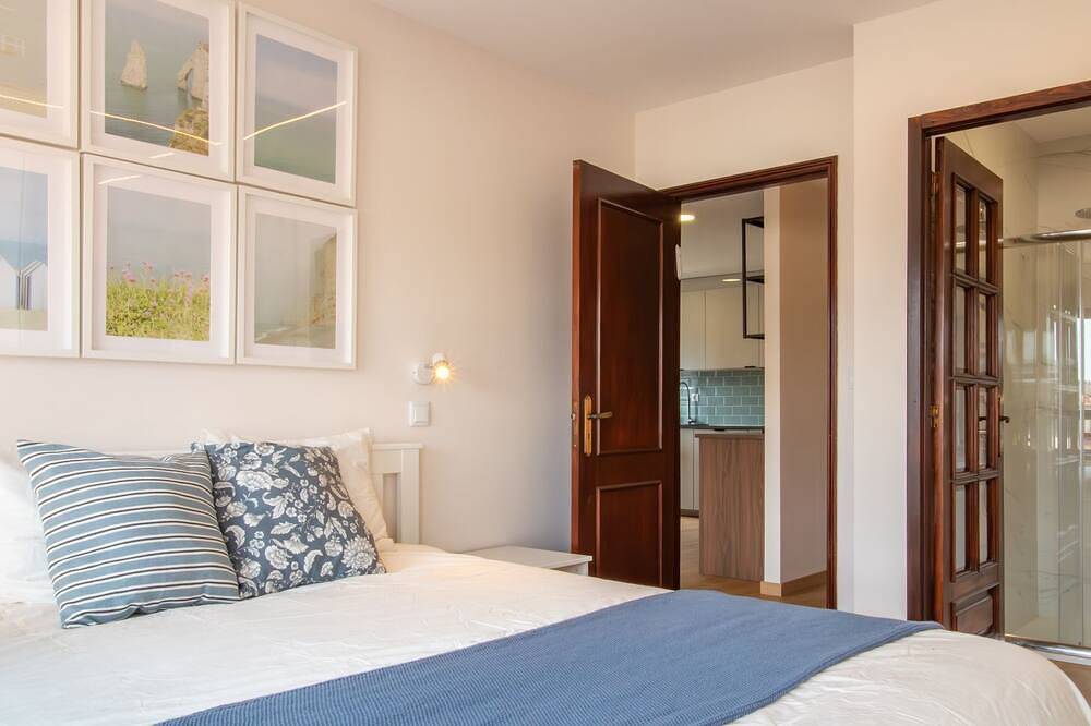 Apartamento entero, Stylish 2Br Near Beach & Metro by Lovelystay in Vila do Conde, Distrito de Porto