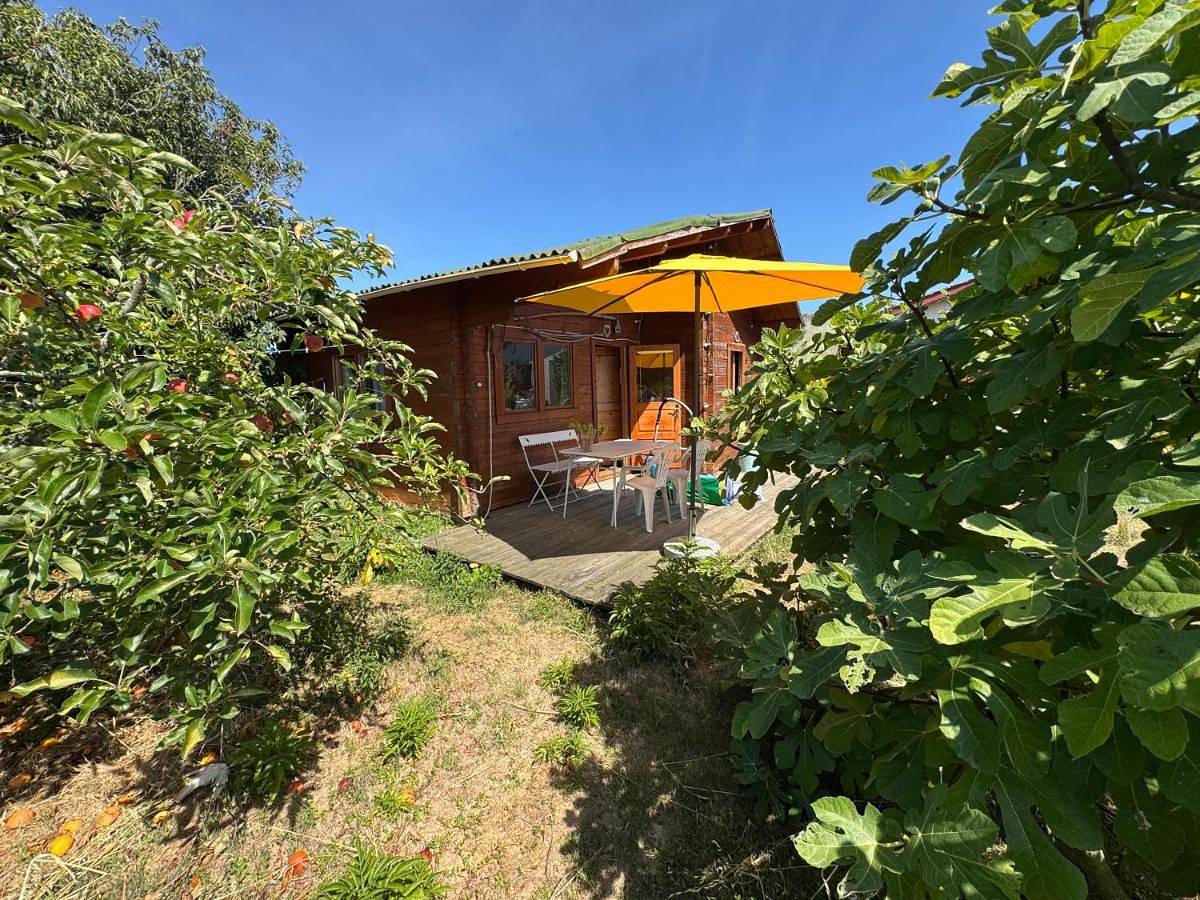 Three-Bedroom Chalet in Saint-Froult, Région de Rochefort