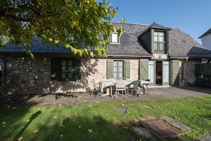 Location de vacances pour 8 personnes, avec jardin à Arcizans-Avant