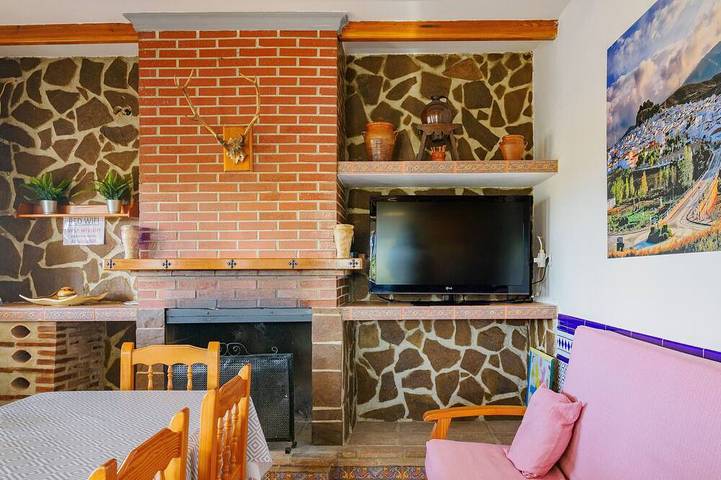 Cubo's Casa Rural Villa Los Mellizos / escalada / Caminito del Rey / piscina privada in Ardales, Provincia de Málaga