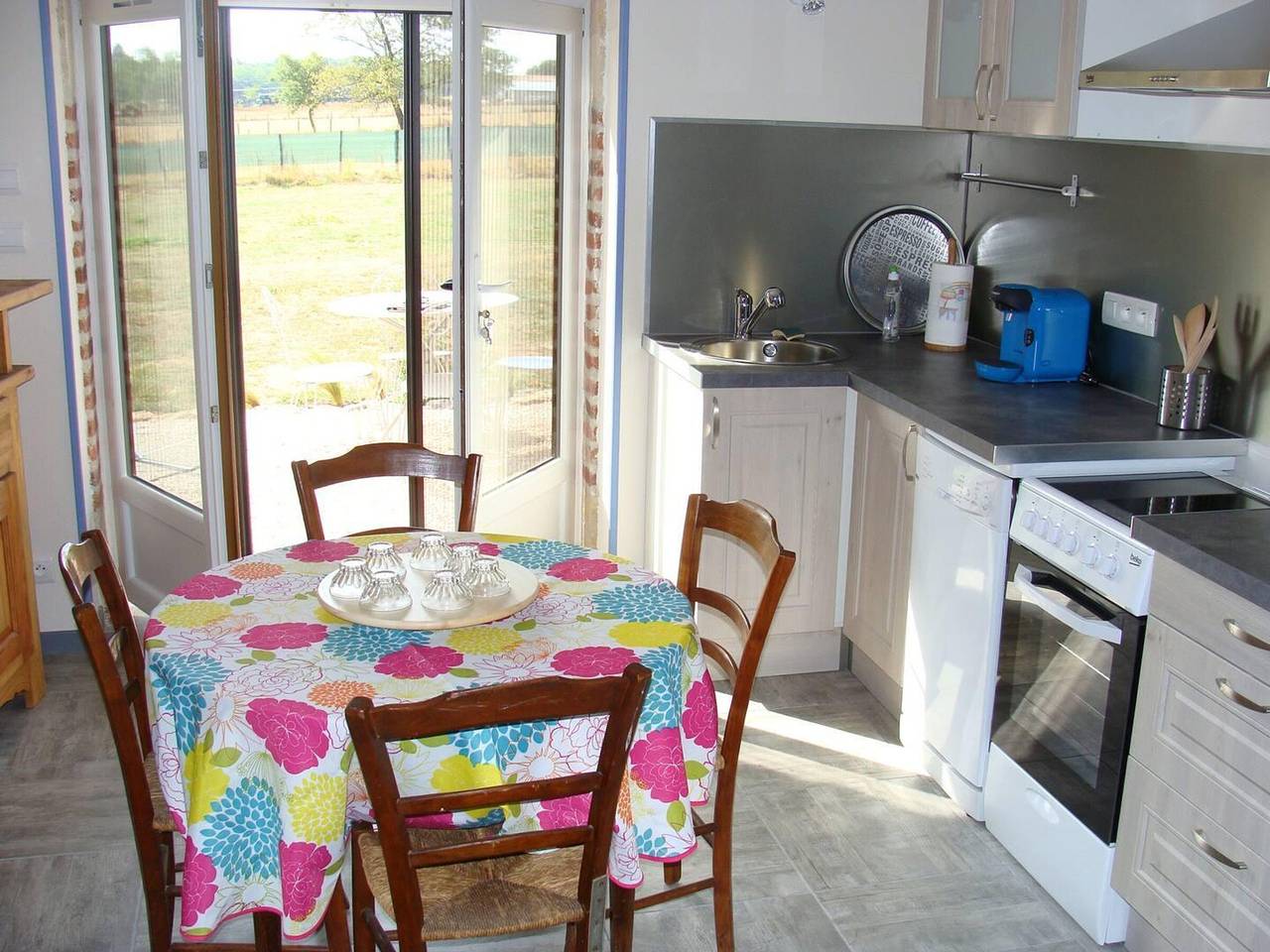 Alte Käserei: Ferienhaus mit Kanalzugang, Garten und Terrasse in Gannay-sur-Loire, Allier