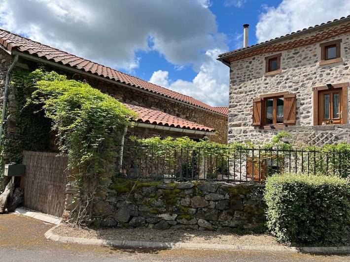 Location de vacances pour 6 personnes, avec jardin, animaux acceptés dans Molompize