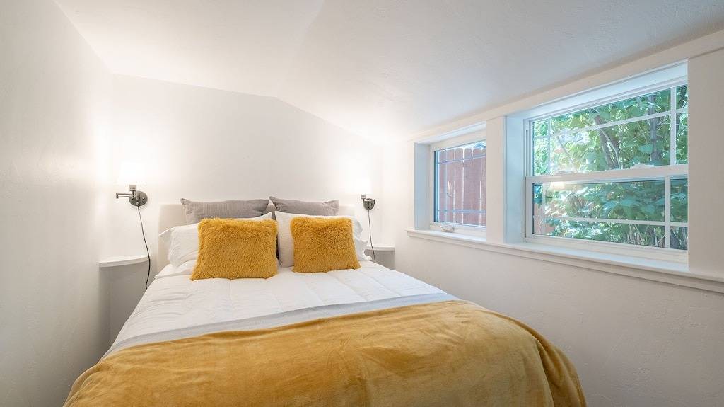 Chic Downtown Truckee Home | Desk, Pet Friendly | 9 Mins to Northstar Ski in Truckee, Nevada County