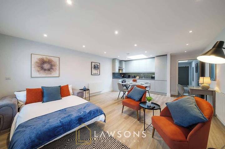 Appartement entier, Central Windsor Gem | 1Br Penthouse + Balcony in Windsor, Berkshire