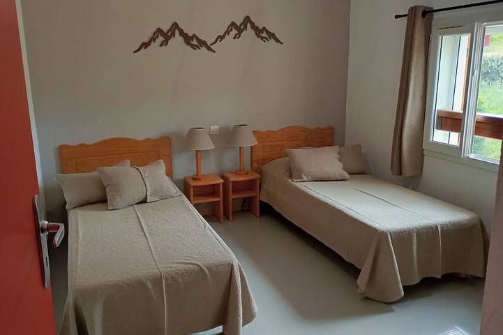 Gîte pour 8 personnes, avec balcon et jardin dans Lac de la Raviège - 3
