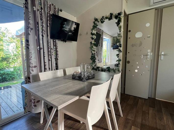 Camping pour 6 personnes, avec terrasse et vue ainsi que piscine et jardin dans l' Eure - 2