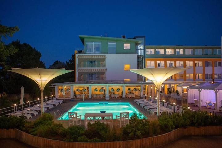 Hotel dla 2 osób, z Balkon i Taras oraz Ogród i Basen w Jurata (Jastarnia)