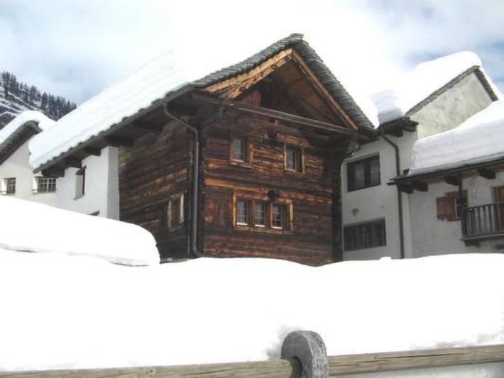 Ferienhaus für 7 Personen, mit Balkon und Garten in Bosco/Gurin