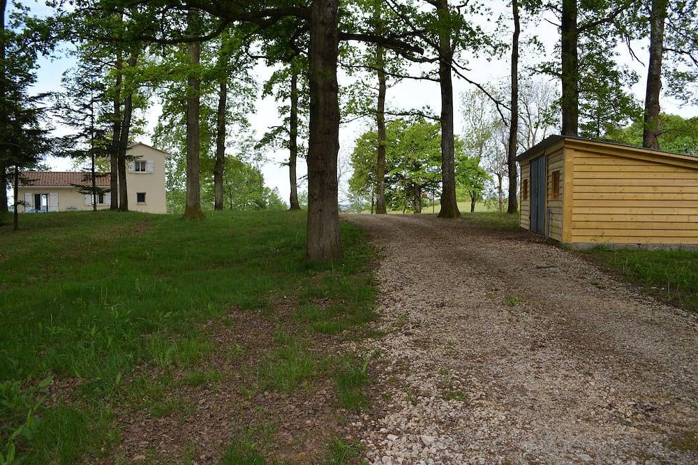 Alquiler de una nueva casa clasificada *** en parque con estanque in Nontron, Parque Natural Regional Périgord-Limousin