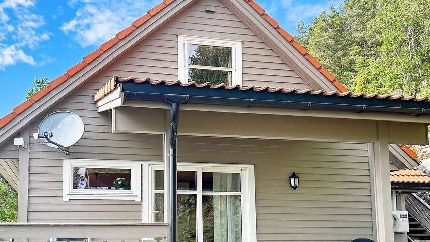 Ferienhaus für 6 Personen, mit Ausblick und Sauna sowie Terrasse in Leikanger