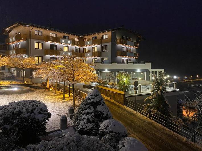 Hotel für 3 Personen, mit Terrasse und Ausblick, mit Haustier in Molveno