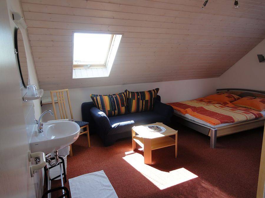 Appartement de vacances entier, Ferienzimmer Carmen Müller - Doppelzimmer im Dg in Öhningen, Untersee