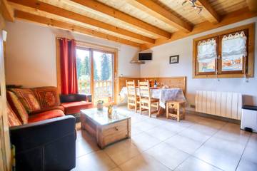 Gîte pour 5 personnes, avec terrasse à Taninges