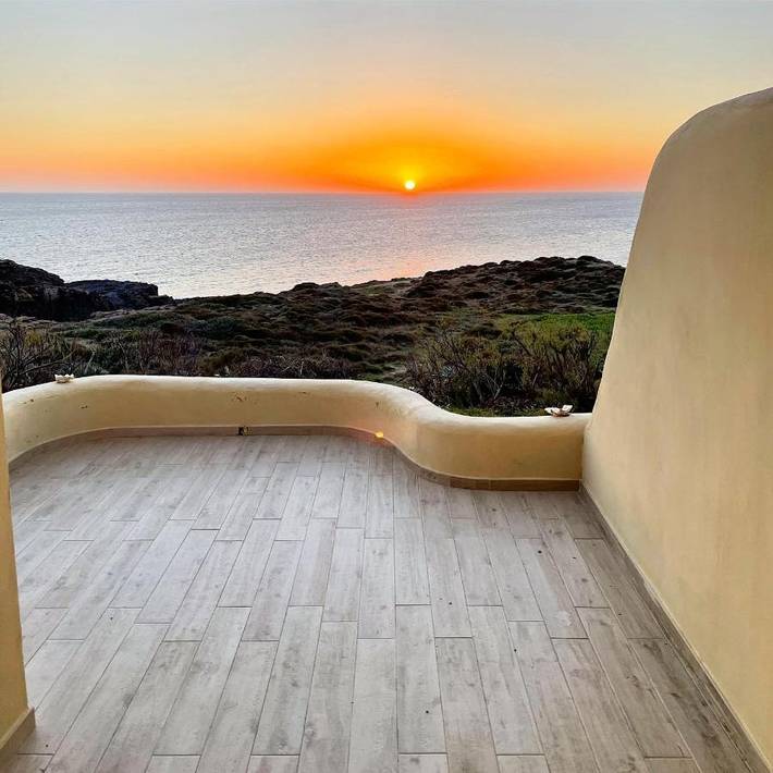 Casa vacanza per 2 persone, con panorama e piscina per bambini nonché giardino e piscina in Sud della Sardegna