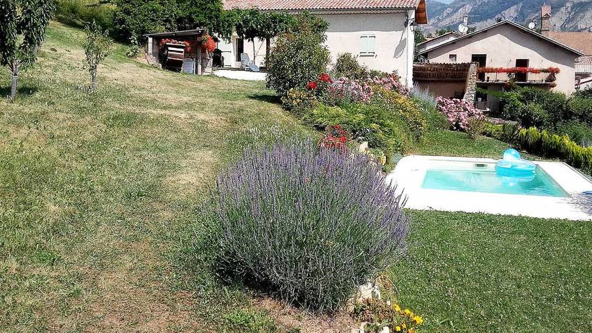 Casa de huéspedes para 6 personas, con piscina además de jardín y terraza - 1
