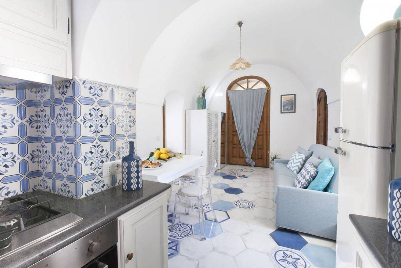 Entire apartment, La Rosa dei Venti in Positano in Positano, Amalfi Coast