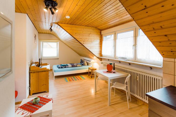 Ganze Wohnung, Ferienwohnung 'Gala' mit Gemeinschaftsgarten und Wlan in Espasingen, Stockach