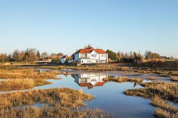 Holiday Rental for 9 People in Bosham, West Sussex, Photo 1
