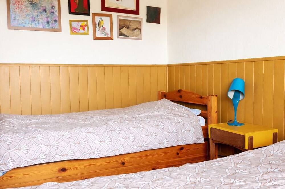 Two gîtes in the countryside for 25 people: indoor swimming pool and play areas in Chaudron-en-Mauges, Montrevault-sur-Èvre