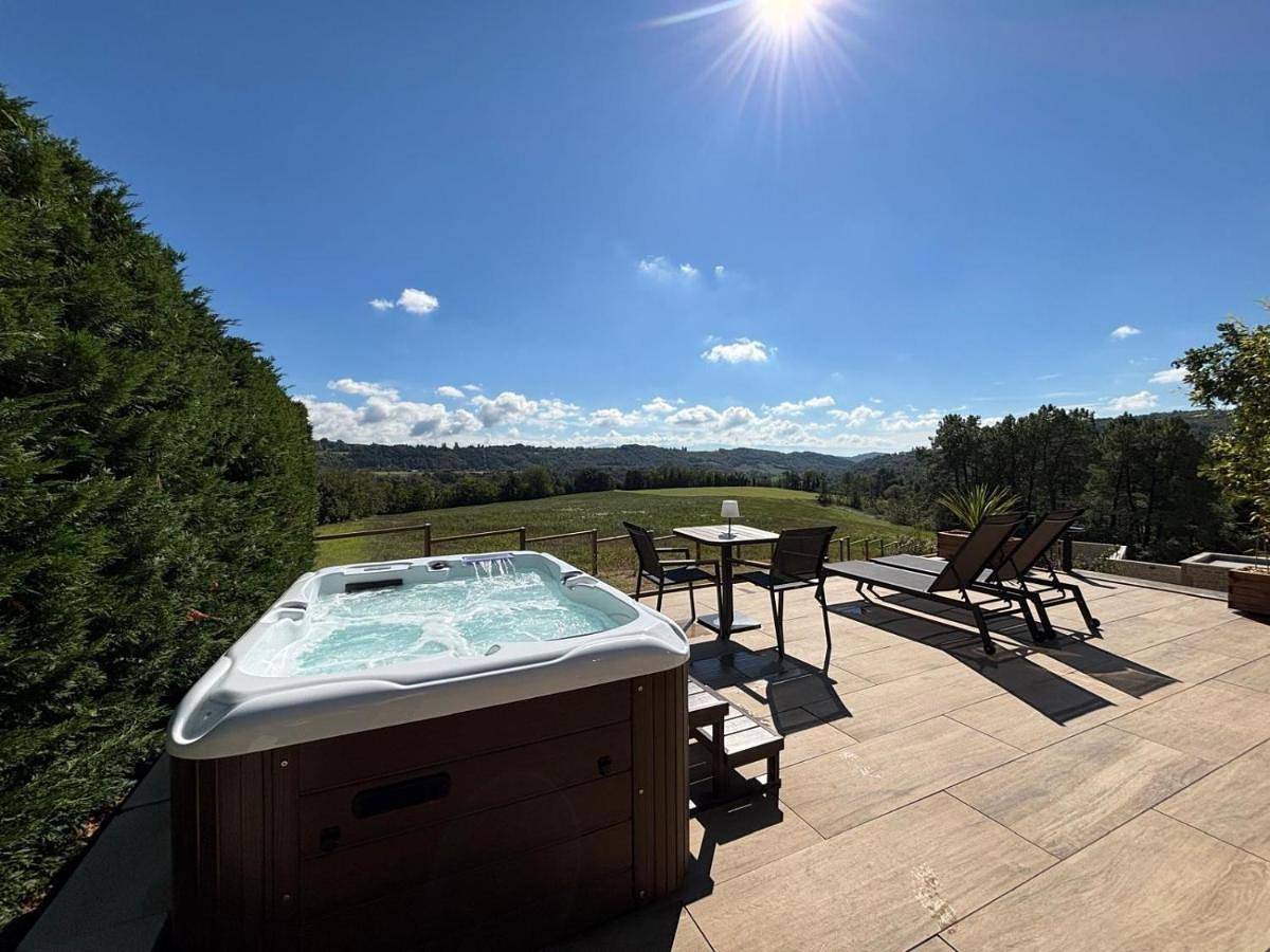 King Room with Mountain View in Bathernay, Région de Valence