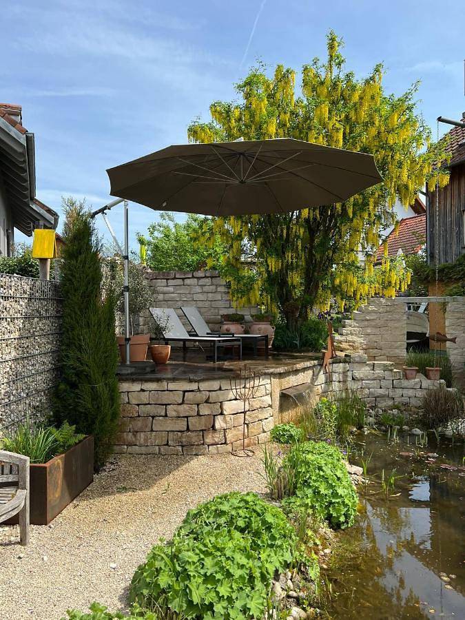 Ferienwohnung für 2 Personen, mit Terrasse und Garten sowie Sauna und Ausblick in Efringen-Kirchen