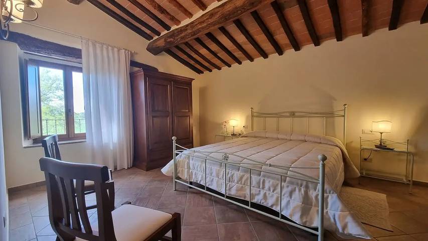 Location de vacances pour 11 personnes, avec piscine et jardin à Montalcino - 4