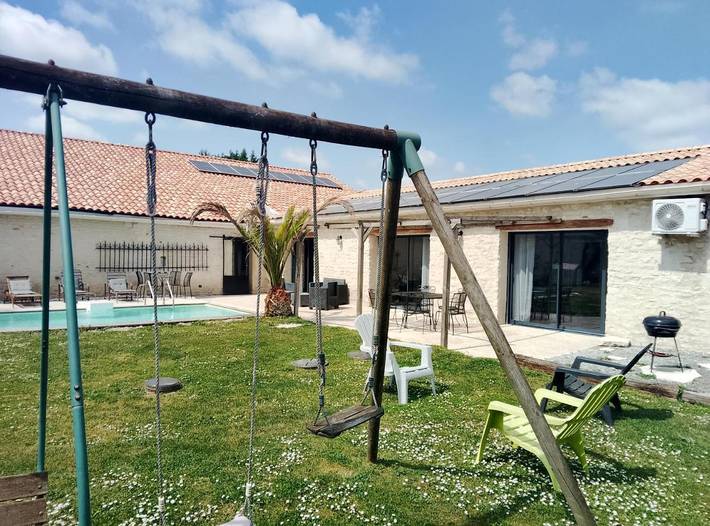 Location de vacances pour 6 personnes, avec Jacuzzi et Terrasse ainsi que Jardin et Bassin pour enfant à Marigny (Deux-Sèvres)