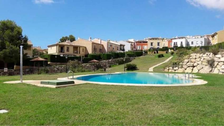 Casa de vacaciones para 4 personas, con vistas además de jardín y piscina, Familias con niños - 1