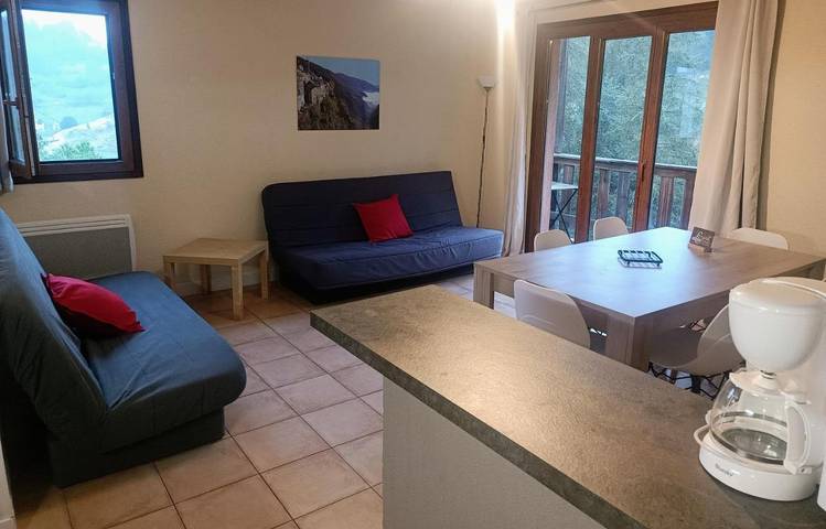 Gîte pour 8 personnes, avec vue et balcon à Roubion