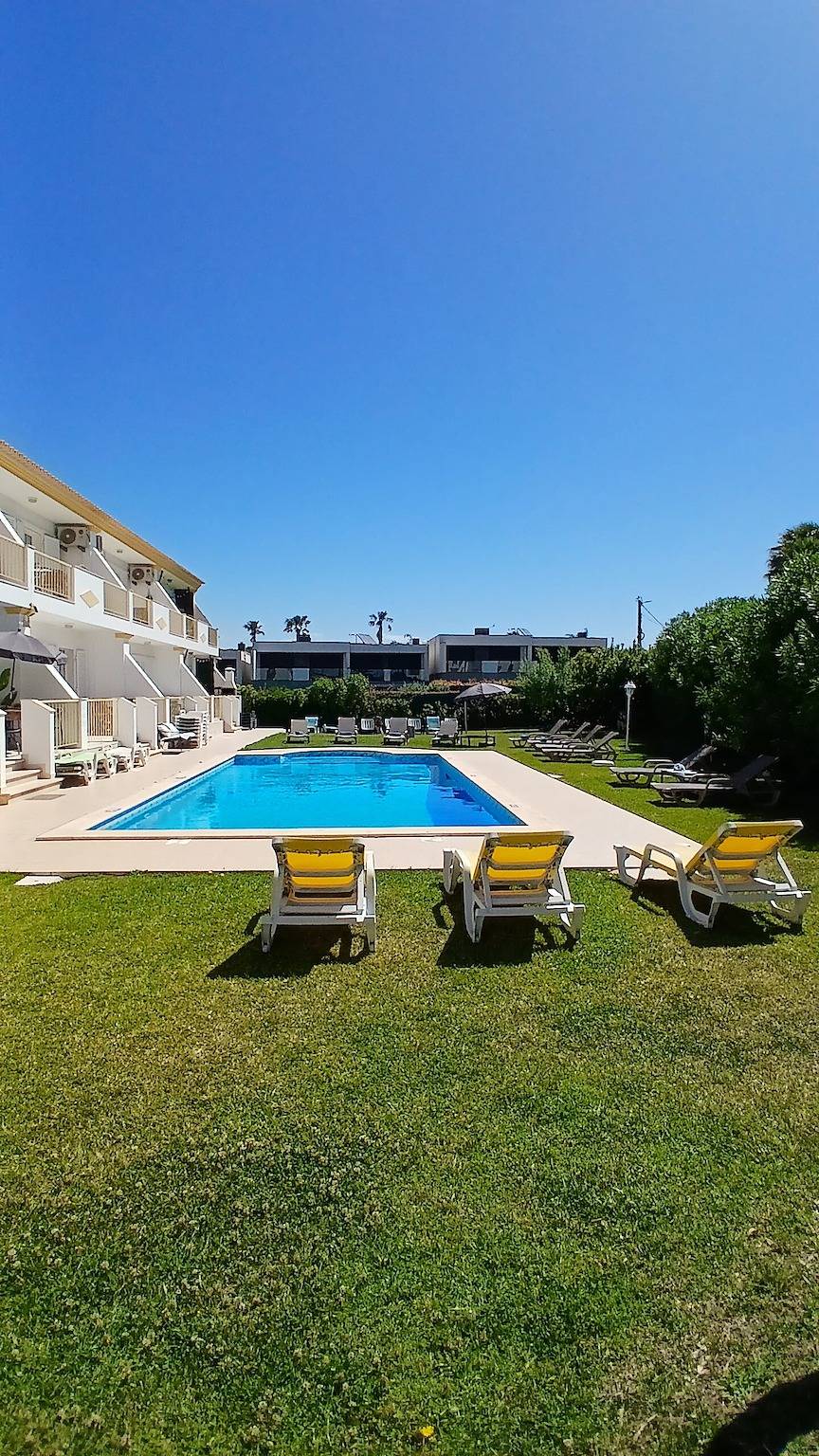 Villa Martinique with Shared Pool, Wi-Fi, and Air Conditioning in Albufeira, Faro District