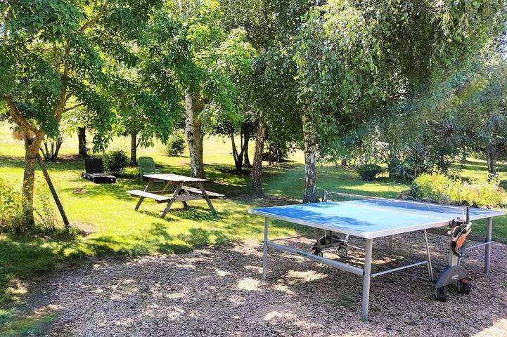 Location de vacances pour 6 personnes, avec jardin à Siaugues-Sainte-Marie
