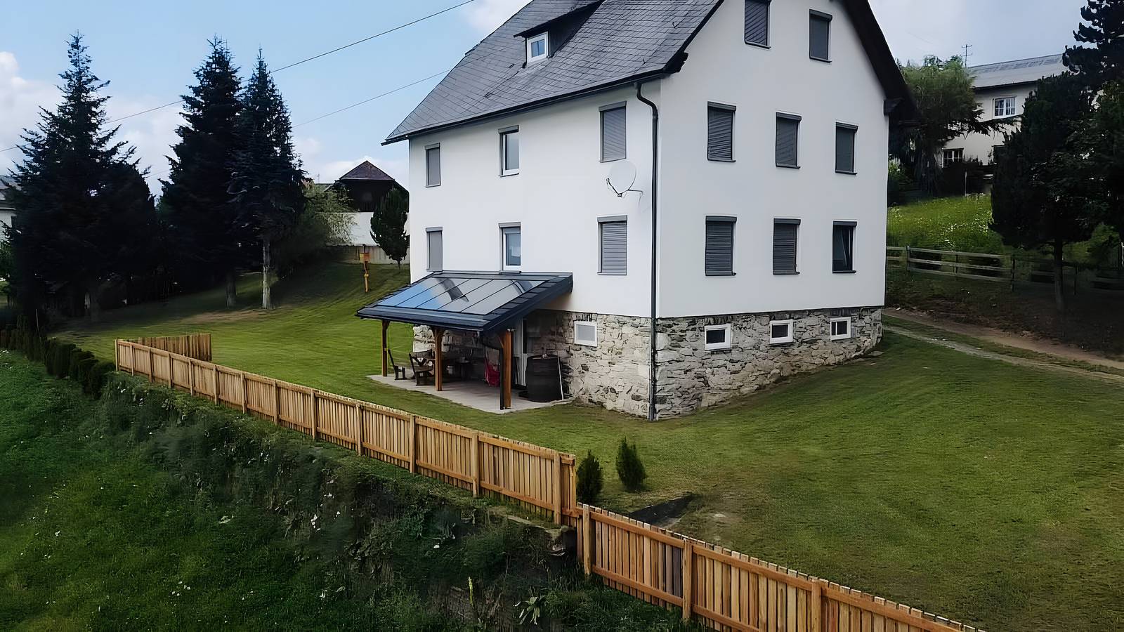Ganze Wohnung, Ferienwohnung 'Fuchsbau' mit Bergblick, privater Terrasse und Wi-Fi in Wolfsberg, Unterkärnten