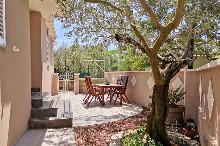 Ferienhaus für 4 Personen, mit Terrasse und Kinderpool in Vinkuran