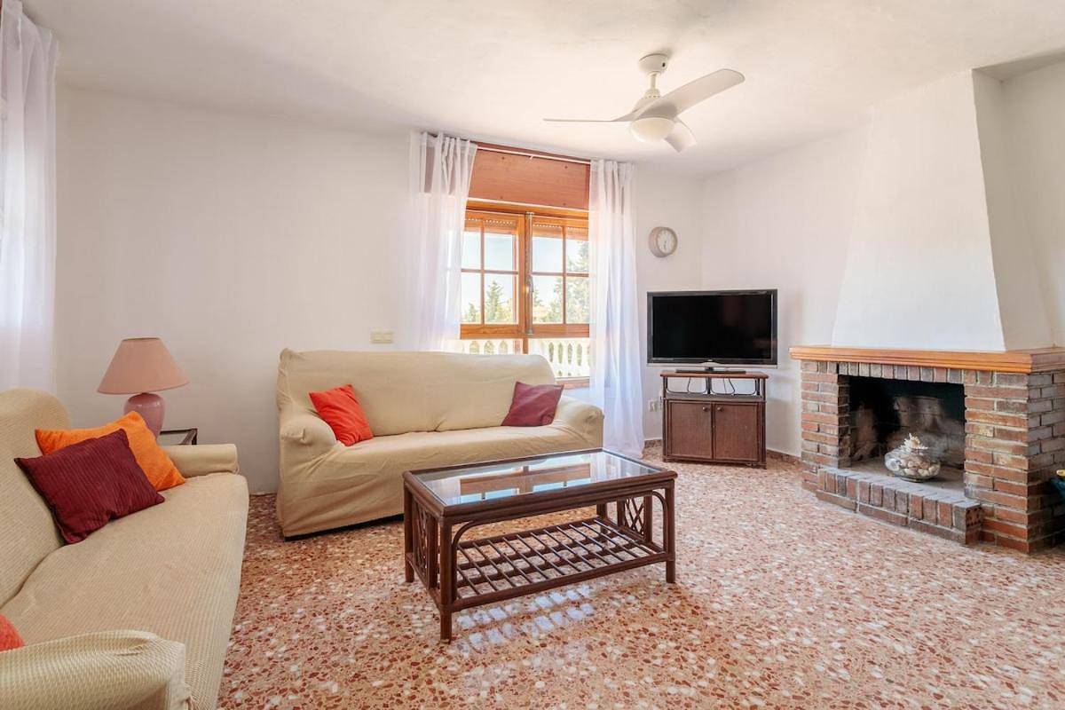 Villa Maria with private pool in quiet location in Busot, Costa Blanca